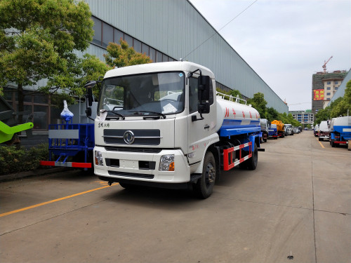 多功能灑水車根據(jù)使用需求定制。東風集團 多功能灑水車根據(jù)使用需求定制。東風集團