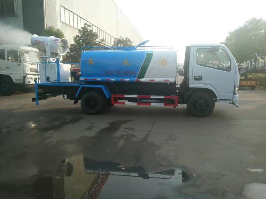 發(fā)往浙江湖州安吉的5噸藍(lán)牌灑水車(chē)發(fā)車(chē),東風(fēng)灑水車(chē)廠家銷(xiāo)售 發(fā)往浙江湖州安吉的5噸藍(lán)牌灑水車(chē)發(fā)車(chē),東風(fēng)灑水車(chē)廠家銷(xiāo)售