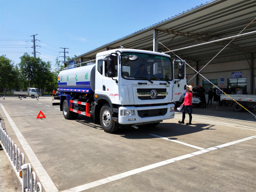 東風(fēng)14.5方水車廠家優(yōu)惠,不要錯過啊 東風(fēng)14.5方水車廠家優(yōu)惠,不要錯過啊