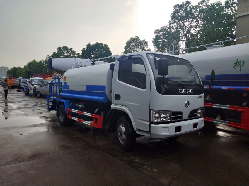 灑水車廠家直銷,程力灑水車廠家直銷,程力集團(tuán)車到付款 灑水車廠家直銷,程力灑水車廠家直銷,程力集團(tuán)車到付款