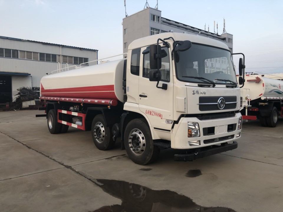 東風天錦小三軸灑水車廠家底盤配置-程力集團 東風天錦小三軸灑水車廠家底盤配置-程力集團