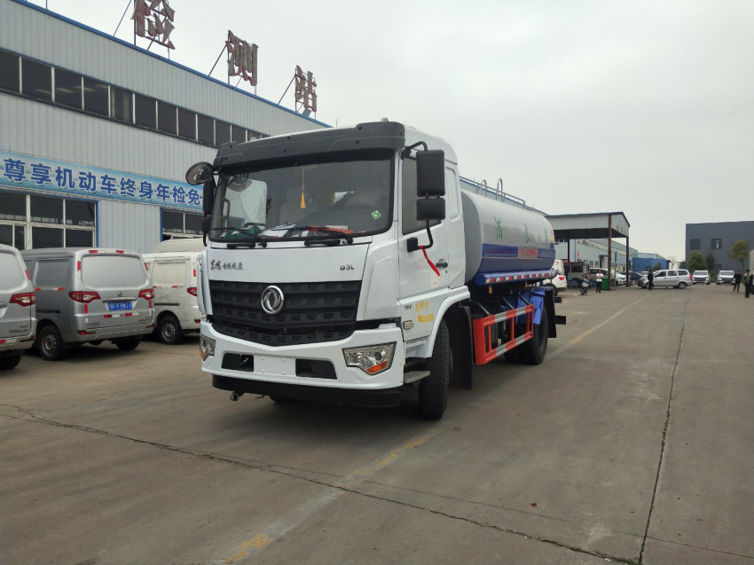 灑水車用車安全之灑水作業時謹防五種情況-湖北程力 灑水車用車安全之灑水作業時謹防五種情況-湖北程力