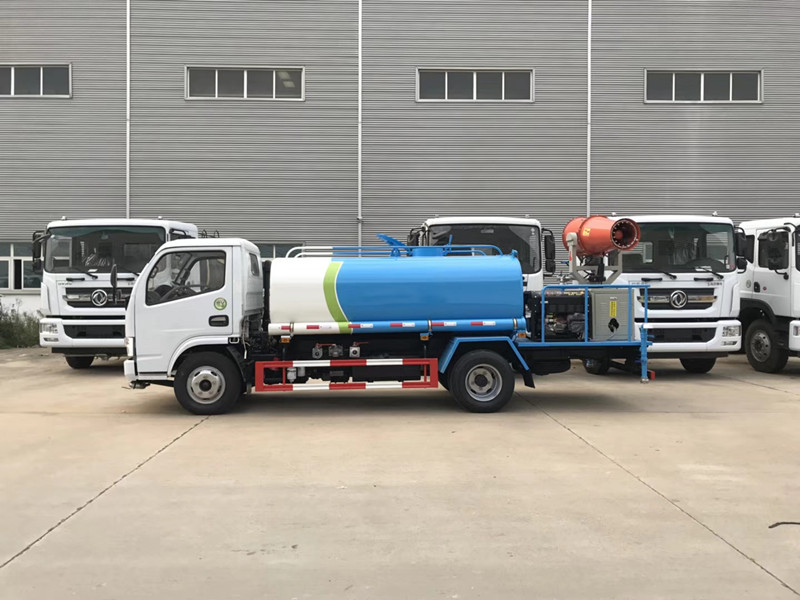 東風(fēng)5噸上藍(lán)牌灑水車 東風(fēng)5噸上藍(lán)牌灑水車