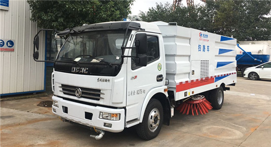 掃路車(chē)小型 東風(fēng)多利卡道路環(huán)衛(wèi)清掃車(chē) 5方洗掃車(chē) 干濕兩用價(jià)格低 掃路車(chē)小型 東風(fēng)多利卡道路環(huán)衛(wèi)清掃車(chē) 5方洗掃車(chē) 干濕兩用價(jià)格低