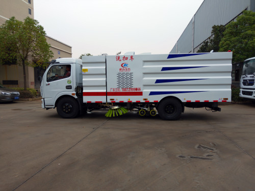 5方掃路車(chē) 東風(fēng)小多利卡道路清掃車(chē) 優(yōu)質(zhì)產(chǎn)品掃地車(chē)廠家哪里 5方掃路車(chē) 東風(fēng)小多利卡道路清掃車(chē) 優(yōu)質(zhì)產(chǎn)品掃地車(chē)廠家哪里