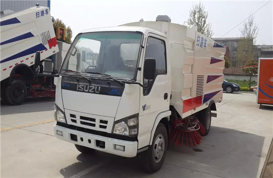 五十鈴掃路車(chē)︱5噸掃路車(chē)-湖北程力掃路車(chē)生產(chǎn)廠家 五十鈴掃路車(chē)︱5噸掃路車(chē)-湖北程力掃路車(chē)生產(chǎn)廠家