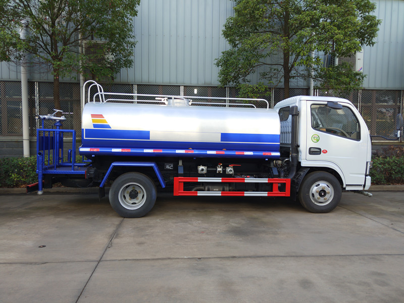 國五東風多利卡5方灑水車園林綠化噴灑車廠家直銷 國五東風多利卡5方灑水車園林綠化噴灑車廠家直銷