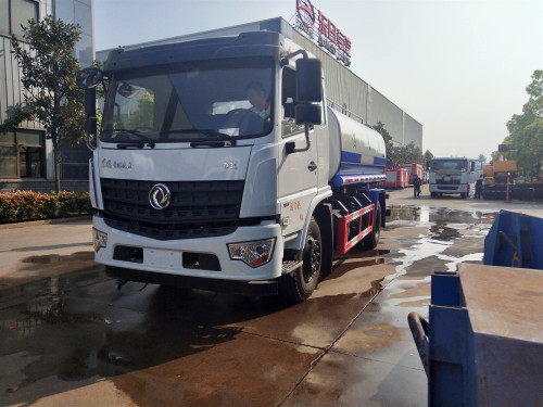 東風(fēng)專(zhuān)用底盤(pán)國(guó)六12噸灑水車(chē)綜合報(bào)價(jià) 東風(fēng)專(zhuān)用底盤(pán)國(guó)六12噸灑水車(chē)綜合報(bào)價(jià)