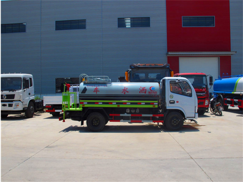 湖北程力灑水車(chē)廠家直銷(xiāo) 東風(fēng)5噸福瑞卡灑水車(chē)價(jià)格優(yōu)惠 湖北程力灑水車(chē)廠家直銷(xiāo) 東風(fēng)5噸福瑞卡灑水車(chē)價(jià)格優(yōu)惠