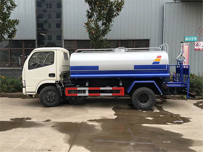 5噸灑水車平臺霧炮-霧炮灑水車多少錢一輛 5噸灑水車平臺霧炮-霧炮灑水車多少錢一輛