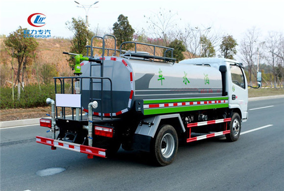 華通牌HCQ5045GSSE6型灑水車(chē) 華通牌HCQ5045GSSE6型灑水車(chē)