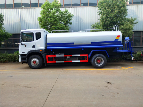 程力威牌CLW5162GSS6型灑水車(chē) 程力威牌CLW5162GSS6型灑水車(chē)