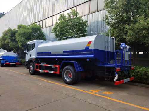 程力威牌CLW5162GSS6型灑水車(chē) 程力威牌CLW5162GSS6型灑水車(chē)