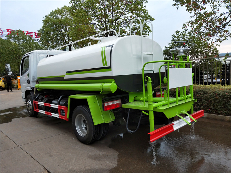 程力威牌CLW5070GSSD6型灑水車-5立方灑水車價格報價-程力集團(tuán) 程力威牌CLW5070GSSD6型灑水車-5立方灑水車價格報價-程力集團(tuán)