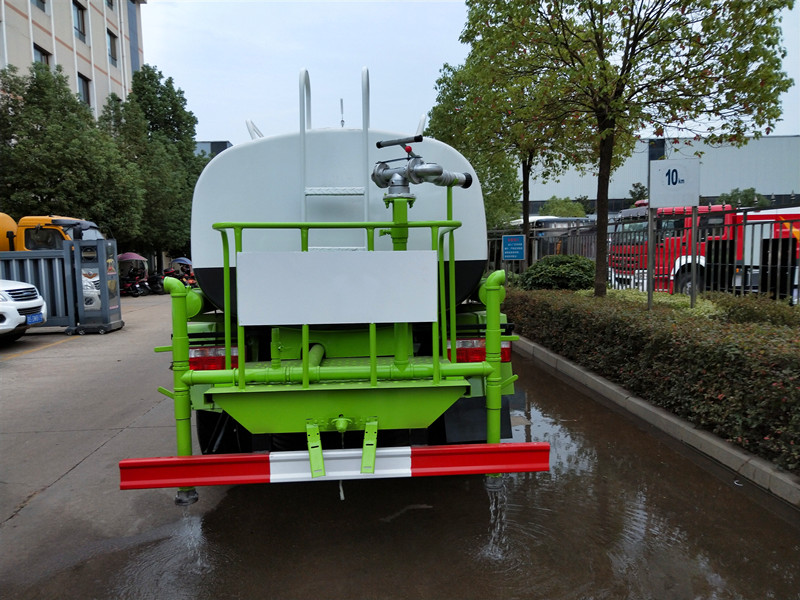 程力威牌CLW5070GSSD6型灑水車-5立方灑水車價格報價-程力集團(tuán) 程力威牌CLW5070GSSD6型灑水車-5立方灑水車價格報價-程力集團(tuán)