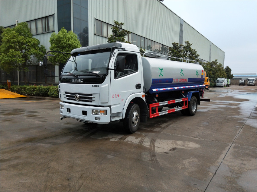 廠家5噸灑水車優(yōu)惠大酬賓現(xiàn)車供應(yīng)-灑水車買到就是賺到 廠家5噸灑水車優(yōu)惠大酬賓現(xiàn)車供應(yīng)-灑水車買到就是賺到