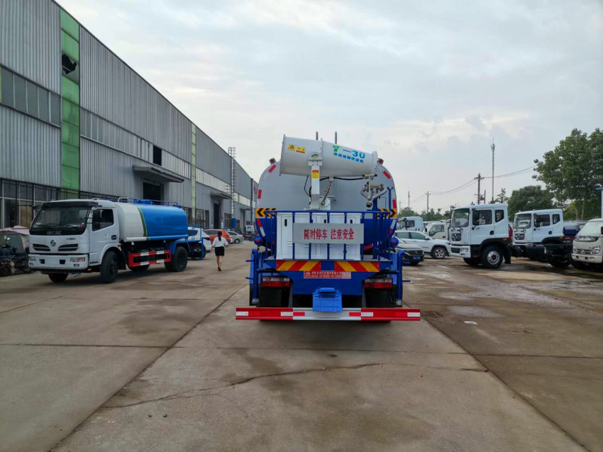 解放13噸J6灑水車_國六12-15噸灑水車價格-湖北盈通 解放13噸J6灑水車_國六12-15噸灑水車價格-湖北盈通