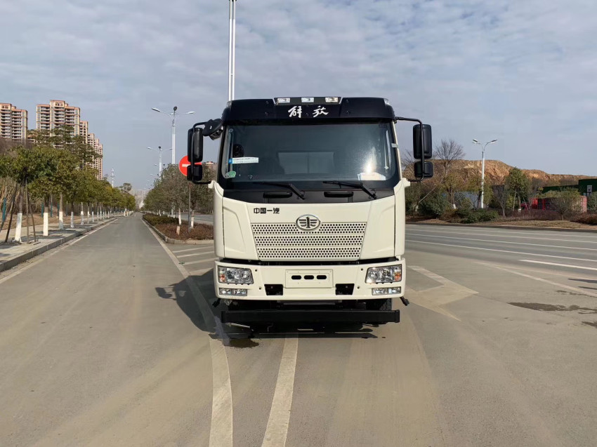 可以上北京牌照的灑水車-東風(fēng)多利卡5噸灑水車廠家 可以上北京牌照的灑水車-東風(fēng)多利卡5噸灑水車廠家