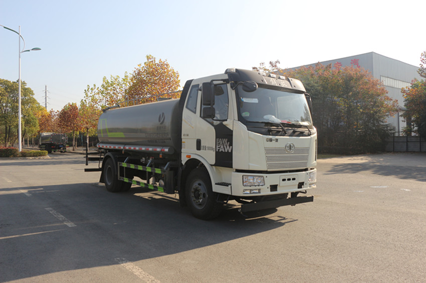 新款10噸12噸15噸道路灑水車價格多少錢一輛-湖北盈通 新款10噸12噸15噸道路灑水車價格多少錢一輛-湖北盈通