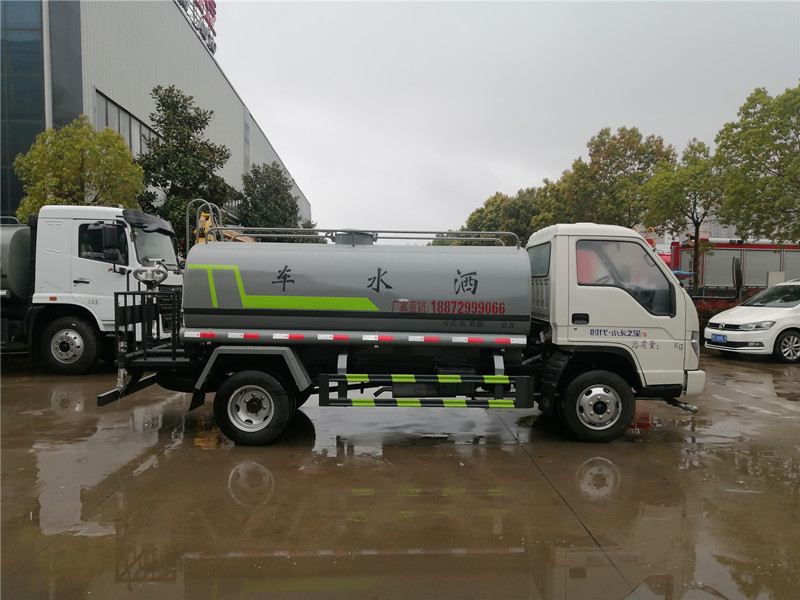 5噸灑水車 5噸灑水車