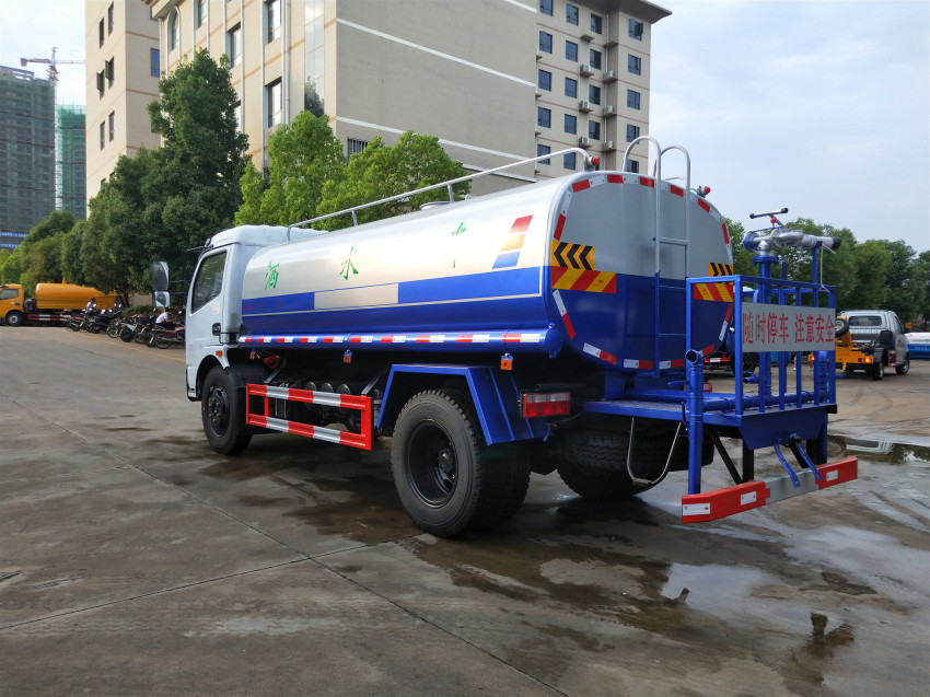 灑水車(chē)價(jià)格多少錢(qián)一輛哪里有賣(mài)-湖北程力灑水車(chē)生產(chǎn)廠(chǎng)家 灑水車(chē)價(jià)格多少錢(qián)一輛哪里有賣(mài)-湖北程力灑水車(chē)生產(chǎn)廠(chǎng)家