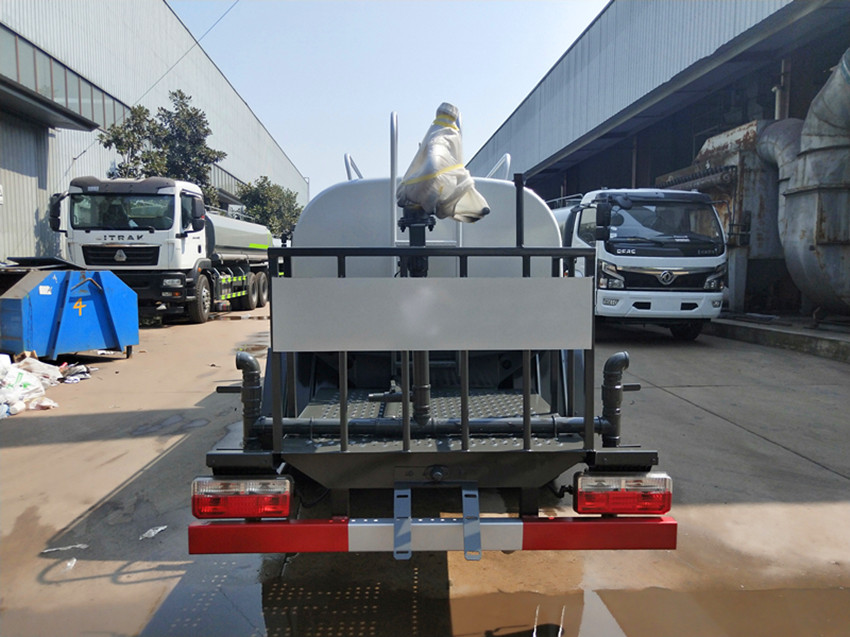 小型灑水車 小型灑水車